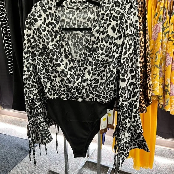 Leopard Print Wrap Top - Picture 2 of 3